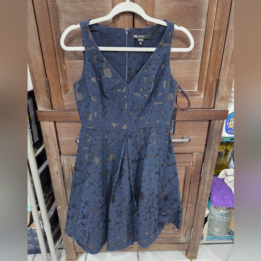 Maggie London Petite Size 6 Navy Blue Sleeveless Dress Above The Knee Back Zip